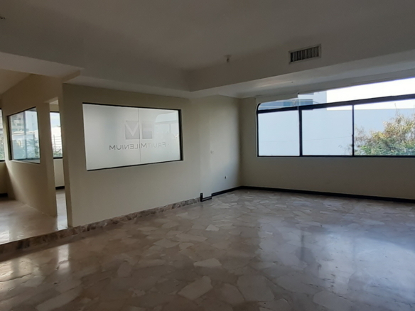 Alquiler de Oficina 360 m2 en Kennedy Norte