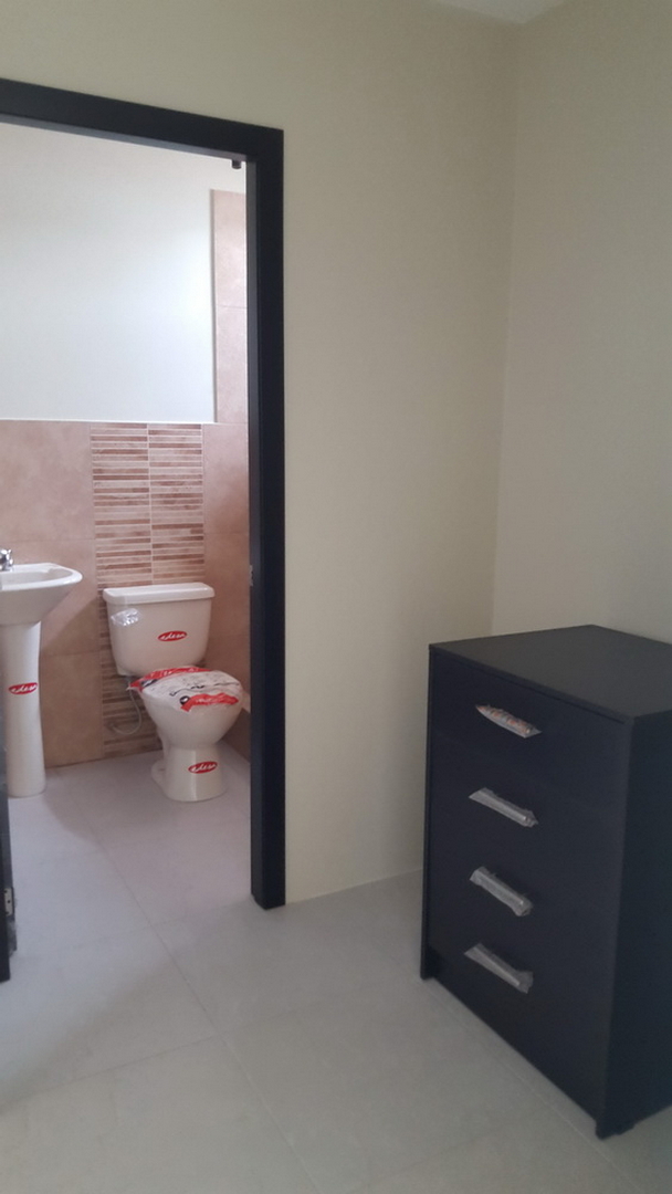 Alquiler Casa 3 dormitorios, Urb Logare