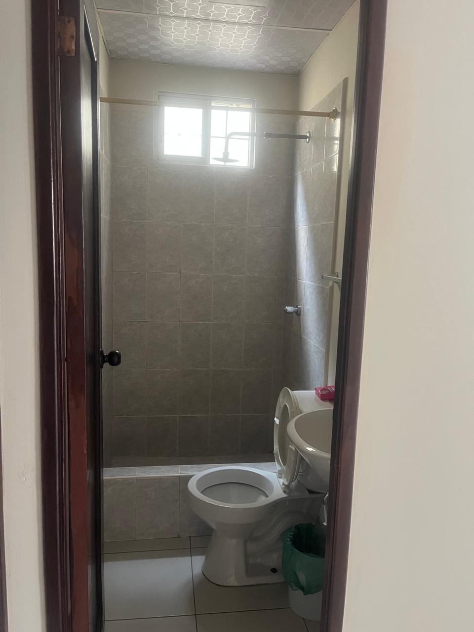 Alquiler Casa de una planta 3 dormitorios en Metrópolis