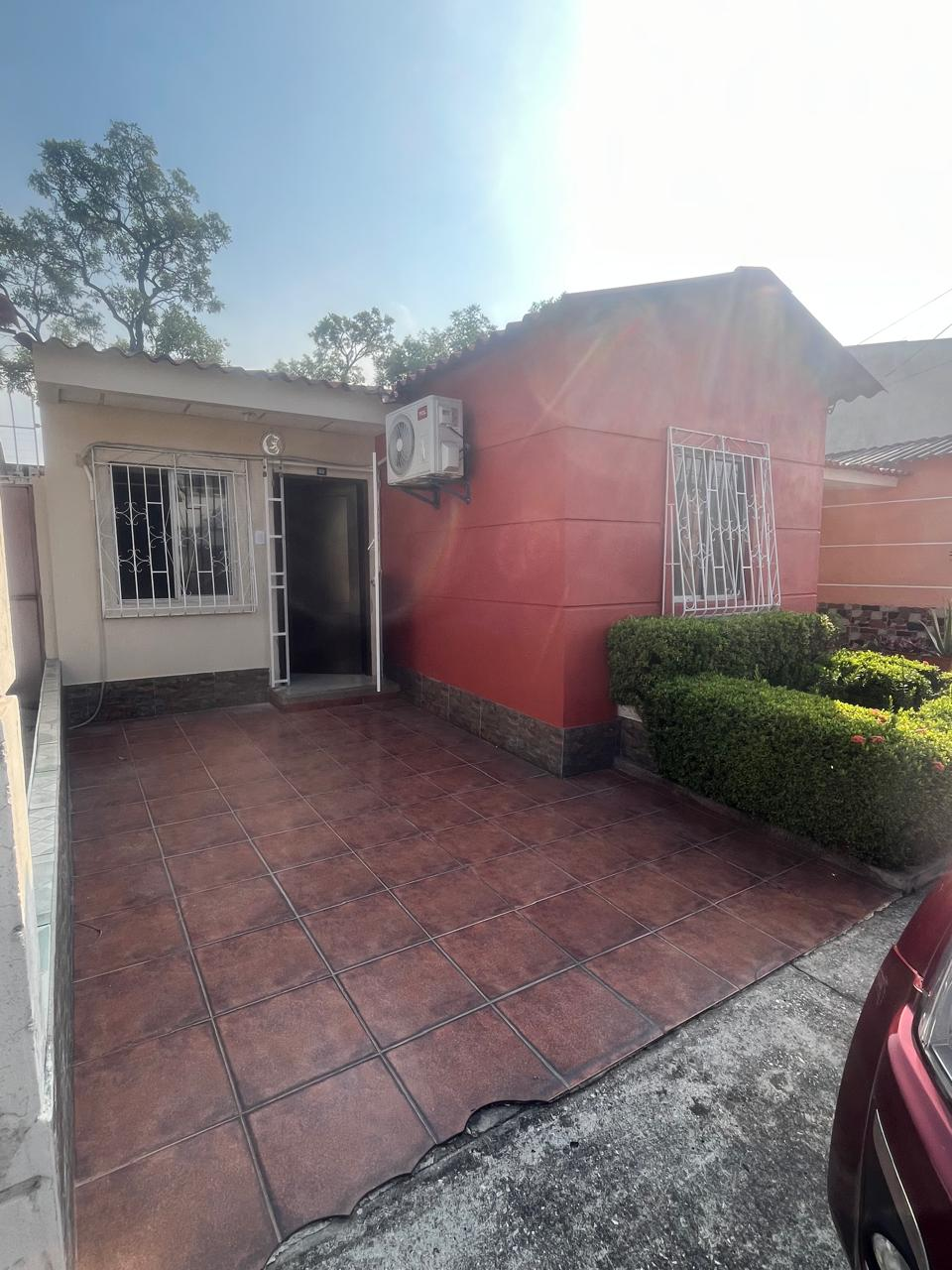 Alquiler Casa de una planta 3 dormitorios en Metrópolis