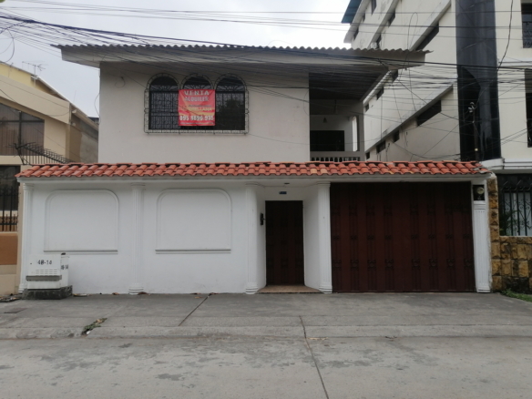Casa en Garzota con Uso de Suelo Comercial