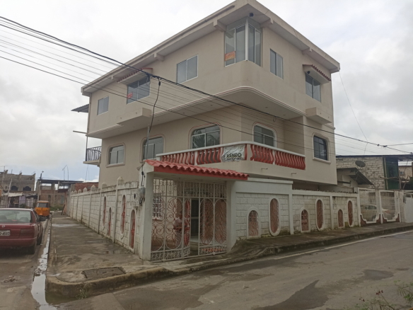 Venta de Casa Rentera en Playas Villamil