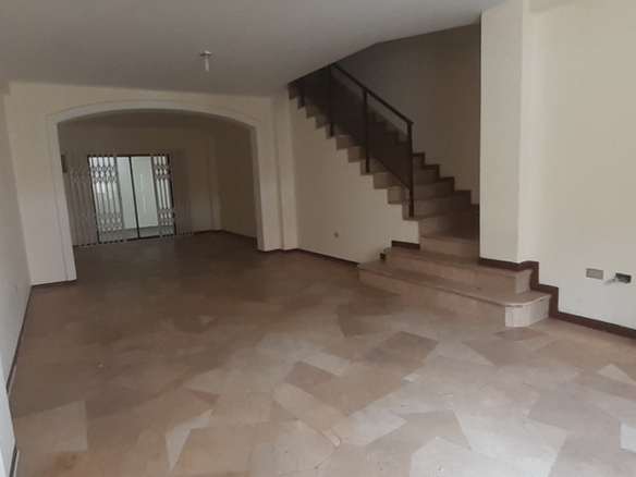 Alquiler de Casa en Garzota con uso de suelo comercial