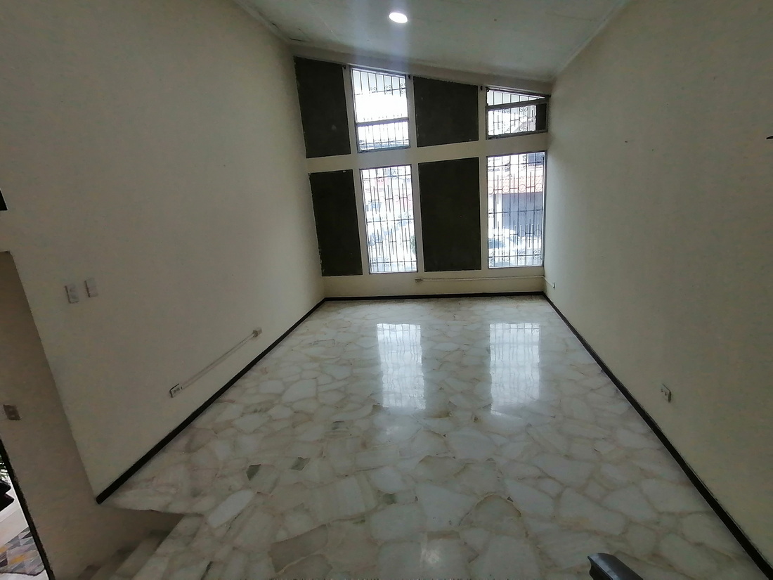 Casa 5 dormitorios en Kennedy Nueva