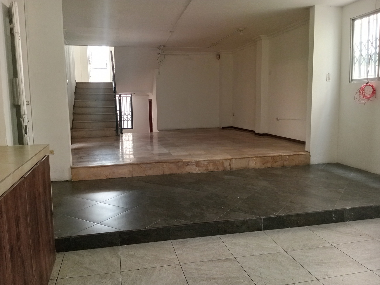 Casa en Garzota con uso de Suelo Comercial