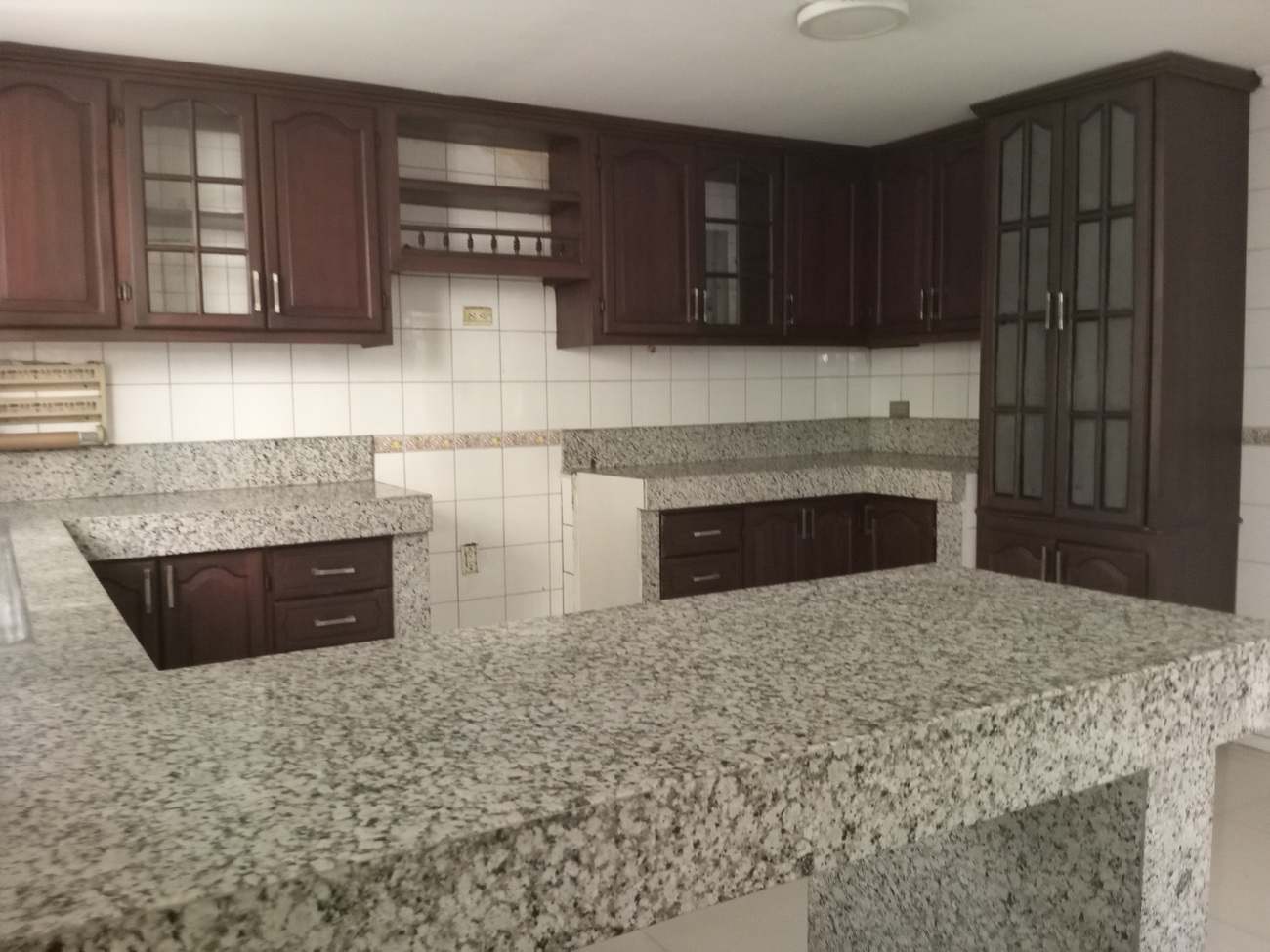 Casa en Garzota con uso de Suelo Comercial