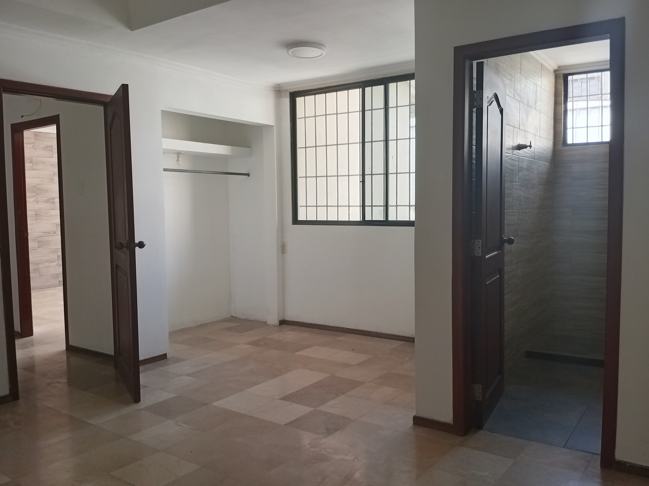 Casa en Garzota con uso de Suelo Comercial